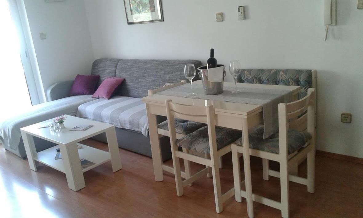Apartman Loza Клек Екстериор снимка