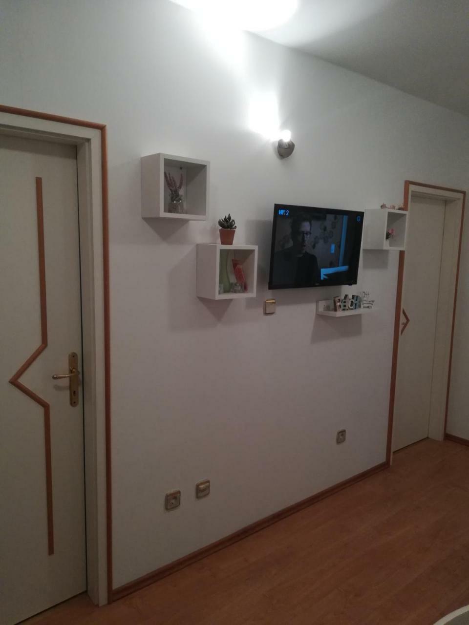 Apartman Loza Клек Екстериор снимка